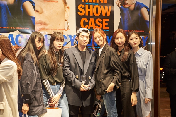 플랙, 윤춘호와 함께 한 'Y-라인' 화려한 데뷔 치뤘다 561-Image